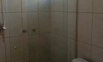 Imagem 3: Alugo excelente casa de 2 quartos c/ suite e garagem em Irajá em vila residencial