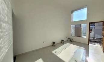 Imagem 6: Excelente casa linear com pé direito duplo e quintal, bom espaço para área gourmet , 3 qua