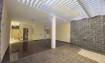 Imagem: CASA COM 03 SUITES A VENDA