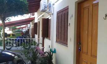 Imagem 2: Casa em condomínio fechado com 94m2, 3 dormitórios no bairro Camaquã