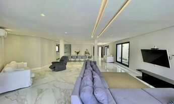 Imagem 4: Sobrado para aluguel e venda possui 528 m2 com 6 quartos em São Paulo II - Cotia - SP