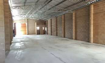 Imagem 3: BARRACÃO PARA LOCAÇÃO NA AV. JORGE SCHNEYDER FILHO COM 298M², 2 BANHEIROS E TELHA SANDUÍCH