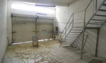 Imagem 2: Galpão comercial de 440m², entrada para caminhão e 7 vagas em excelente localização