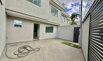 Imagem: Casa com 3 Quartos e 3 banheiros à Venda