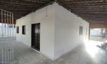 Imagem 2: Casa em Rio Doce com 200m2 de área construída próximo a praia