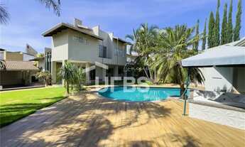 Imagem: Sobrado, com 6 suítes, 9 vagas de garagem