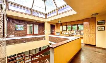 Imagem 3: Casa com 4 quartos e amplo pátio na Medianeira