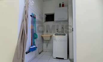 Imagem 7: Casa de condomínio para venda possui 82 metros quadrados com varanda