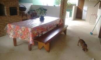 Imagem 4: Casa para venda possui 320 metros quadrados com 6 quartos