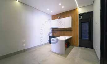 Imagem 6: Sobrado em condominio na Zona Sul com móveis planejados e elevador instalado