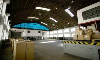 Imagem 4: Galpão para venda ou locação, área construída 2.636m², área terreno 2.002m², Saída fácil p