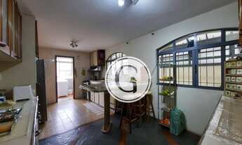 Imagem: Sobradão à VENDA com 240m²