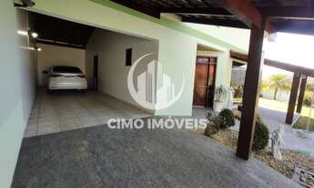 Imagem 5: Casa à venda de alto padrão contendo 253 m² de área útil com excelente área social , situ