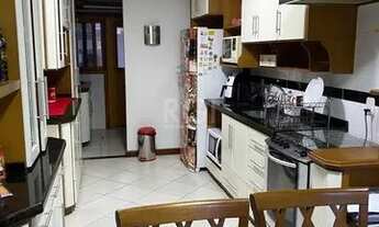 Imagem 6: Belíssima casa no Ecoville, com 3 dormitórios sendo uma ampla suíte com closet e banheira