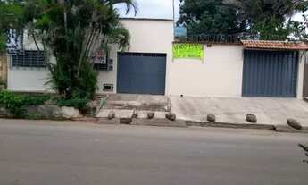 Imagem: Casas em Sto Antônio do Descoberto, próximo