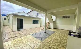 Imagem 2: Casa para venda possui 250 metros quadrados com 4 quartos em Centro - Canoinhas - SC