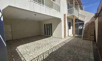 Imagem 3: QR 317, Sobrado esquina com 6 quartos sendo 2 suites R$ 430.000