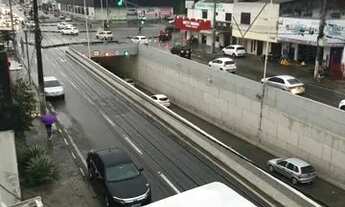 Imagem 6: Apartamento mobiliado na Av João Durval, cruzamento com a Presidente, Centro