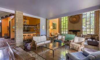 Imagem 2: Casa de condomínio para venda possui 711 metros quadrados com 4 quartos