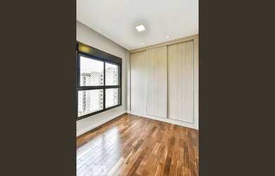 Imagem 5: Apartamento para locação, com 228m², 4 dormitórios, sendo 2 suítes, 4 banheiros, lavabo, 3