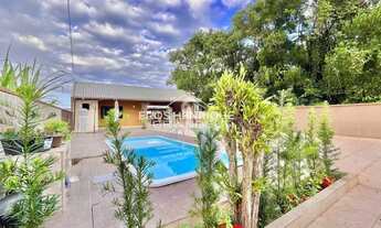 Imagem 4: Casa com Piscina e Edícula em Terreno Amplo - Bairro Figueira, Guaratuba!