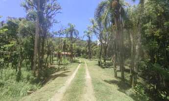 Imagem: Líquido Linda chácara em Quatro Barras