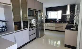 Imagem 7: Casa com 4 Quartos, sendo 3 Suítes, Porteira Fechada, de Alto Padrão à Venda no Alphaville