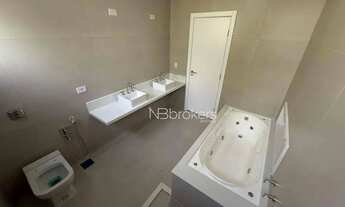 Imagem 3: CASA DESLUMBRANTE COM 4 SUÍTES E 3 VAGAS ESPERANDO POR VOCÊ!