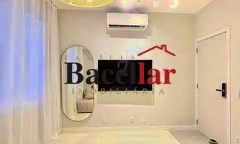 Imagem 2: Apartamento 2 quartos , suíte, totalmente reformado e mobiliado quadra da praia