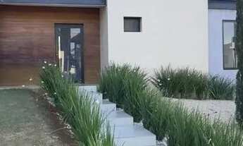 Imagem 2: Sobrado para aluguel tem 300 metros quadrados com 5 quartos em Jardins Paris - Goiânia - G