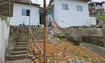 Imagem 5: Terreno com casas e comercio