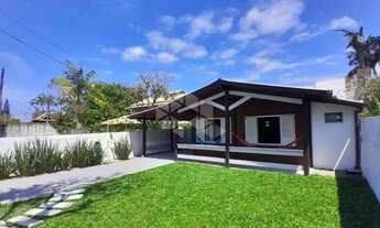 Imagem 2: Refúgio Particular! Casa Mobiliada - 80m² em Frente à Lagoa da Chica e Próxima ao Novo Cam