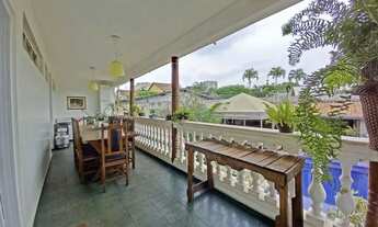 Imagem 3: Sobrado comercial e residencial com estrutura montada para escritórios, clínicas médicas e