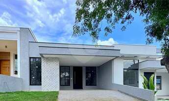 Imagem: Casa à venda com 3 quartos, sendo 3 suítes