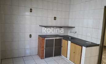 Imagem 6: Casa para aluguel, 3 quartos, 1 suíte, 1 vaga, Santa Mônica - Uberlândia/MG