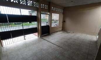 Imagem 3: Vendo casa de 03 quartos e 02 banheiros no Novo Aleixo