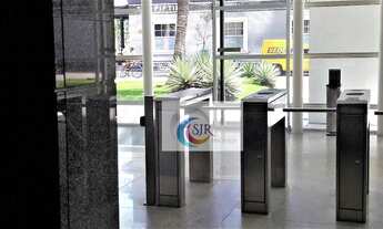 Imagem 6: Conjunto comercial de 183 m² com 8 vagas de garagem, piso elevado, forro modular e ar cond