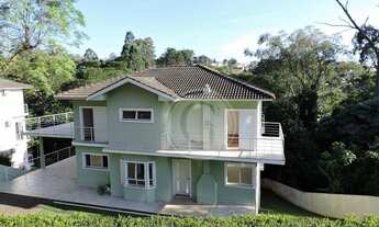 Imagem: Casa com 4 Dormitórios, sendo 2 Suítes