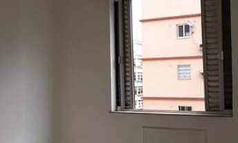 Imagem 4: Apartamento com 1 quarto, sala, fica de frente, 44m², reformado, portaria 24 horas, Posto