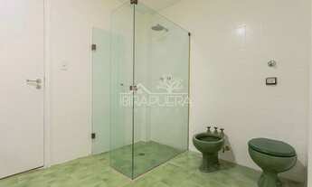 Imagem 2: Amplo apartamento de 237m2 com 4 dormitórios sendo 1 suite e 2 vagas em Higienópolis, São