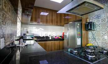 Imagem 6: Casa de condomínio térrea para venda possui 220 metros quadrados com 3 quartos