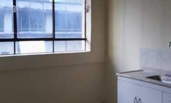 Imagem 6: Apartamento com 2 dormitórios para alugar, 70 m² por R$ 700,00/mês - Centro - Curitiba/PR