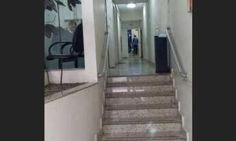 Imagem 3: Excelente conjunto comercial em edifício empresarial, com 2 salas e 1 banheiro, andar alto