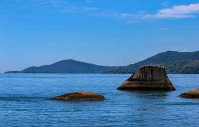 Imagem 4: Um refúgio exuberante e isolado em meio à natureza de Parati - Ilha do Araújo