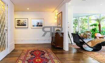 Imagem 6: Apartamento Iluminado Espaçoso e Completamente Reformado na copa das árvores