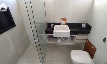 Imagem 4: Cobertura linear de 3 quartos sendo 2 suítes com vista privilegiada para o mar no centro d