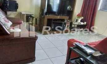 Imagem 6: Casa linear com três quartos sendo 1 suíte, em Bento Ribeiro, na Estrada Henriqque de Melo