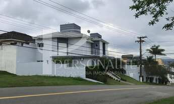 Imagem 3: Belíssima Casa com 670m² no Luxuoso Condomínio Aruã com 4 suítes avarandada . A sua locali