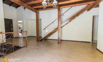 Imagem 5: Casa para venda possui 248 metros quadrados com 3 quartos em Córrego Grande - Florianópoli