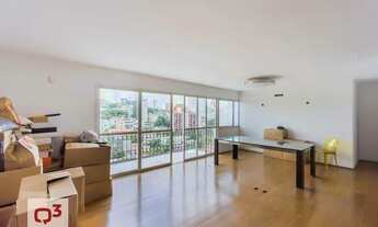 Imagem 3: Apartamento para locação, com 228m², 4 dormitórios, sendo 2 suítes, 4 banheiros, lavabo, 3